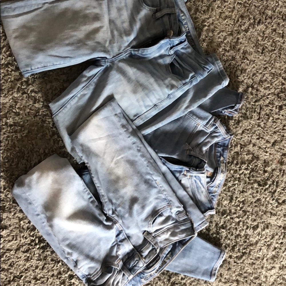 3 pairs of american eagle jeans